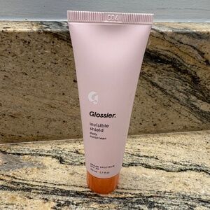 Glossier Invisible Shield Chemical Sunscreen SPF 50, 1.7 fl oz/50 ml.
